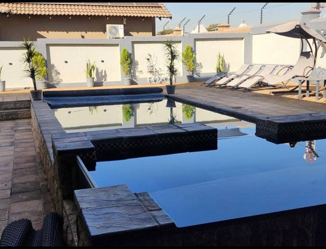 3 BEDROOM HOUSE FOR SALE IN ZAMBEZI COUNTRY ESTATE